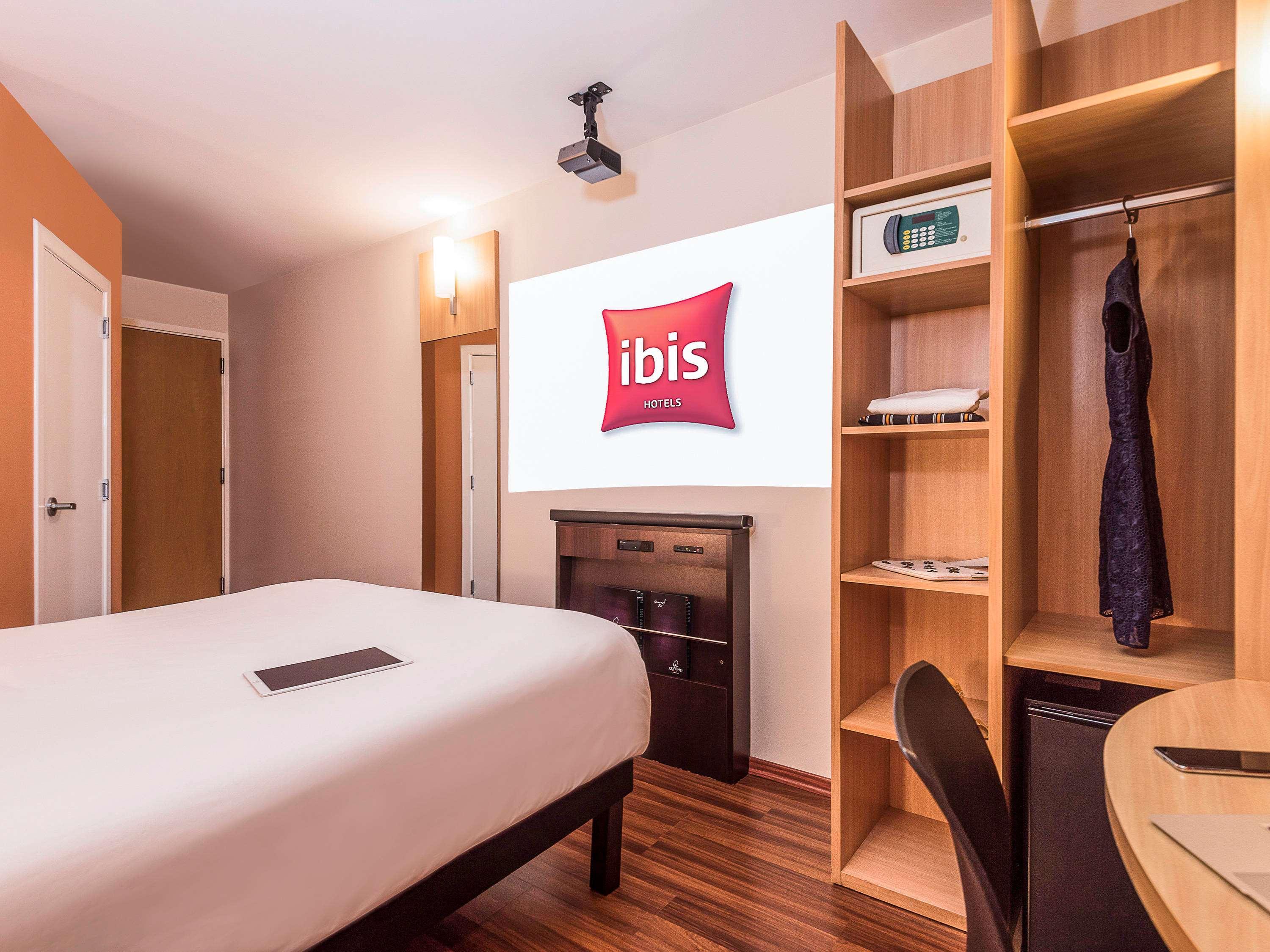 Ibis Santiago Las Condes Buitenkant foto