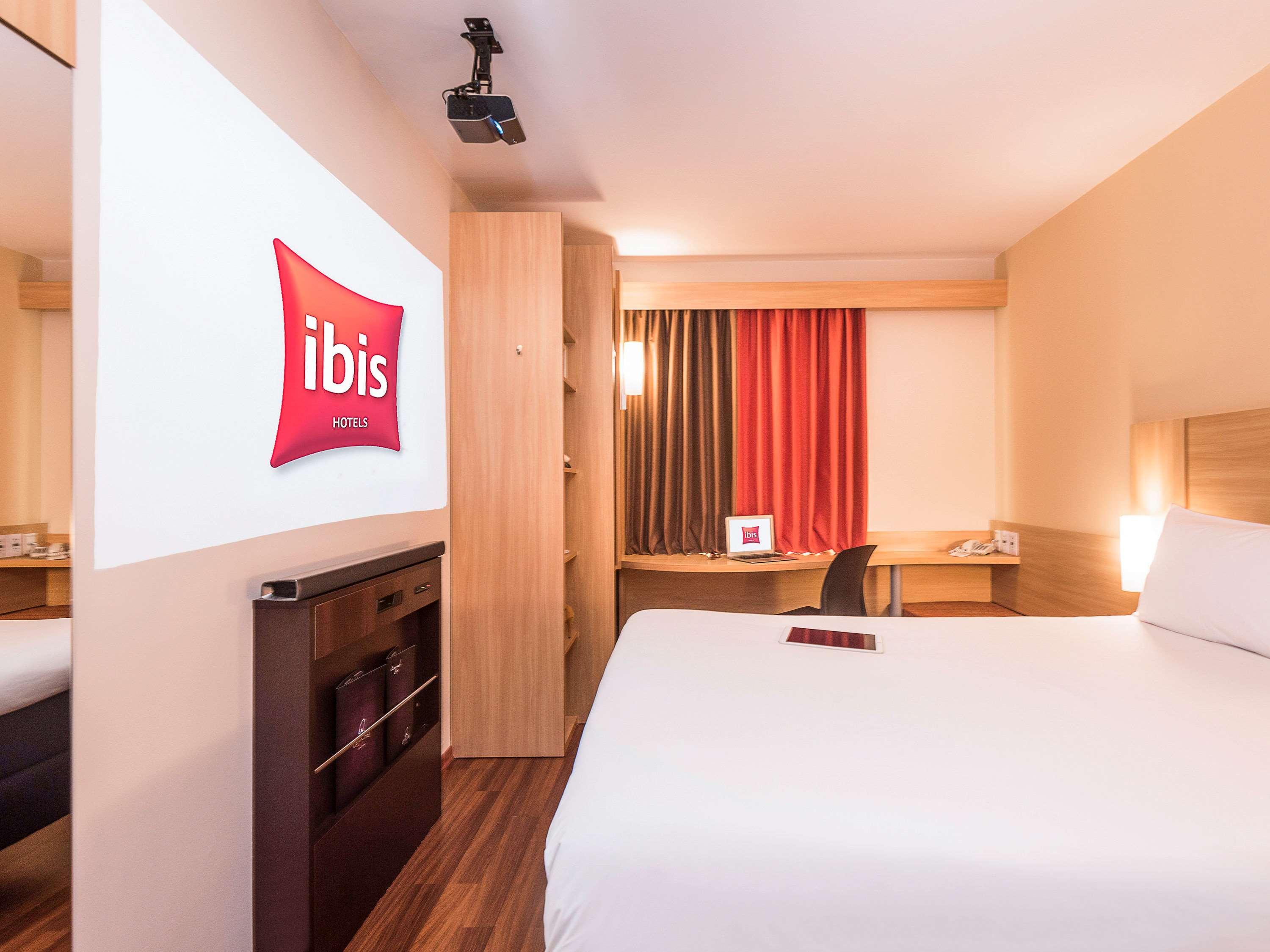 Ibis Santiago Las Condes Buitenkant foto