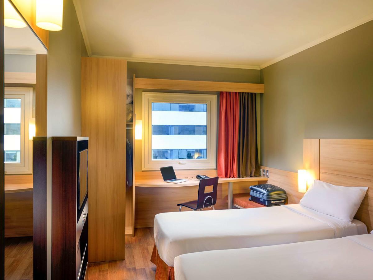 Ibis Santiago Las Condes Buitenkant foto