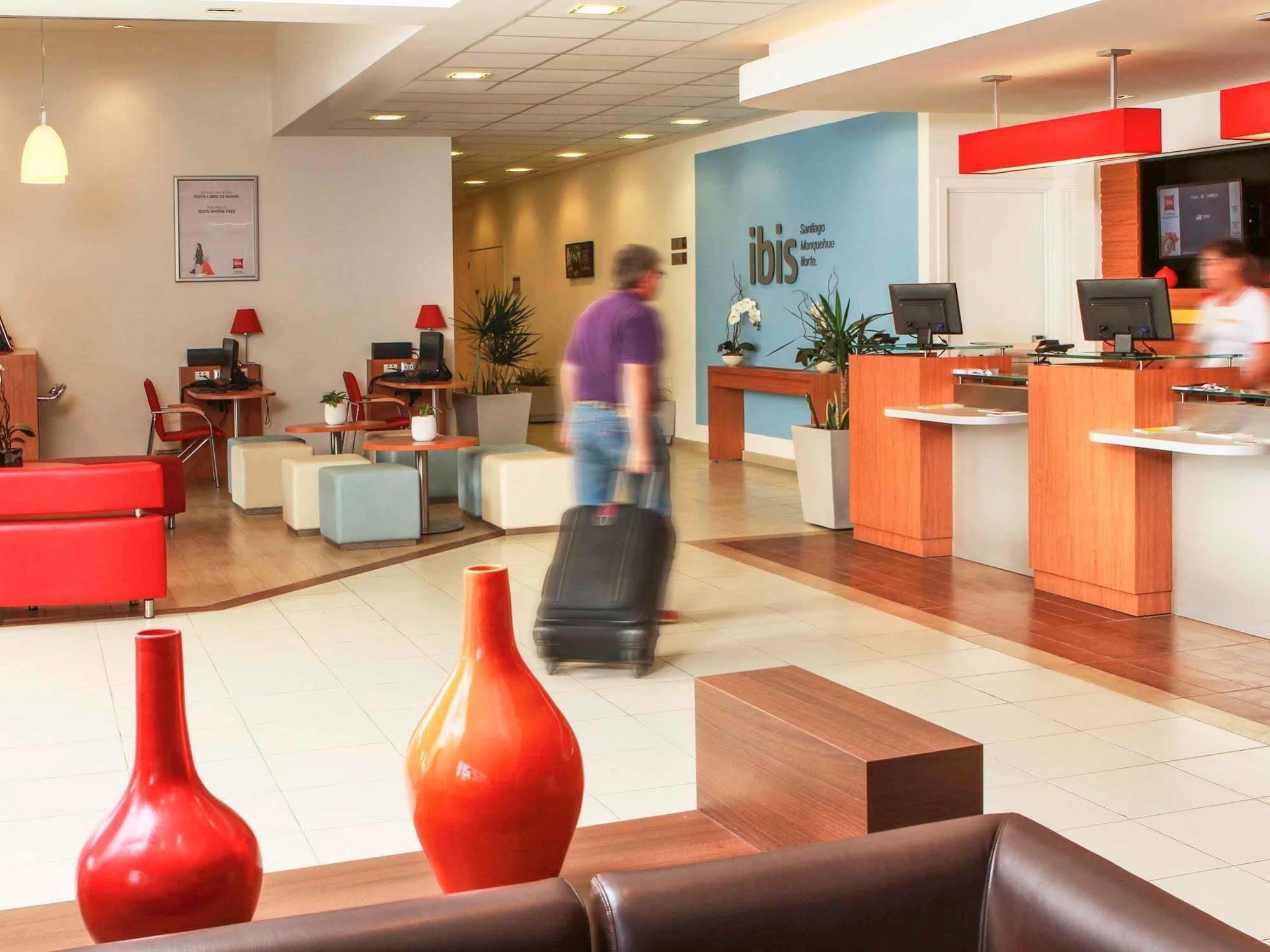 Ibis Santiago Las Condes Buitenkant foto